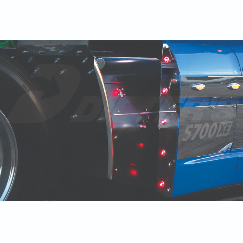 WBP WSS333 PANEL REAR FAIRING 5700XE W/3/4" CLR LED